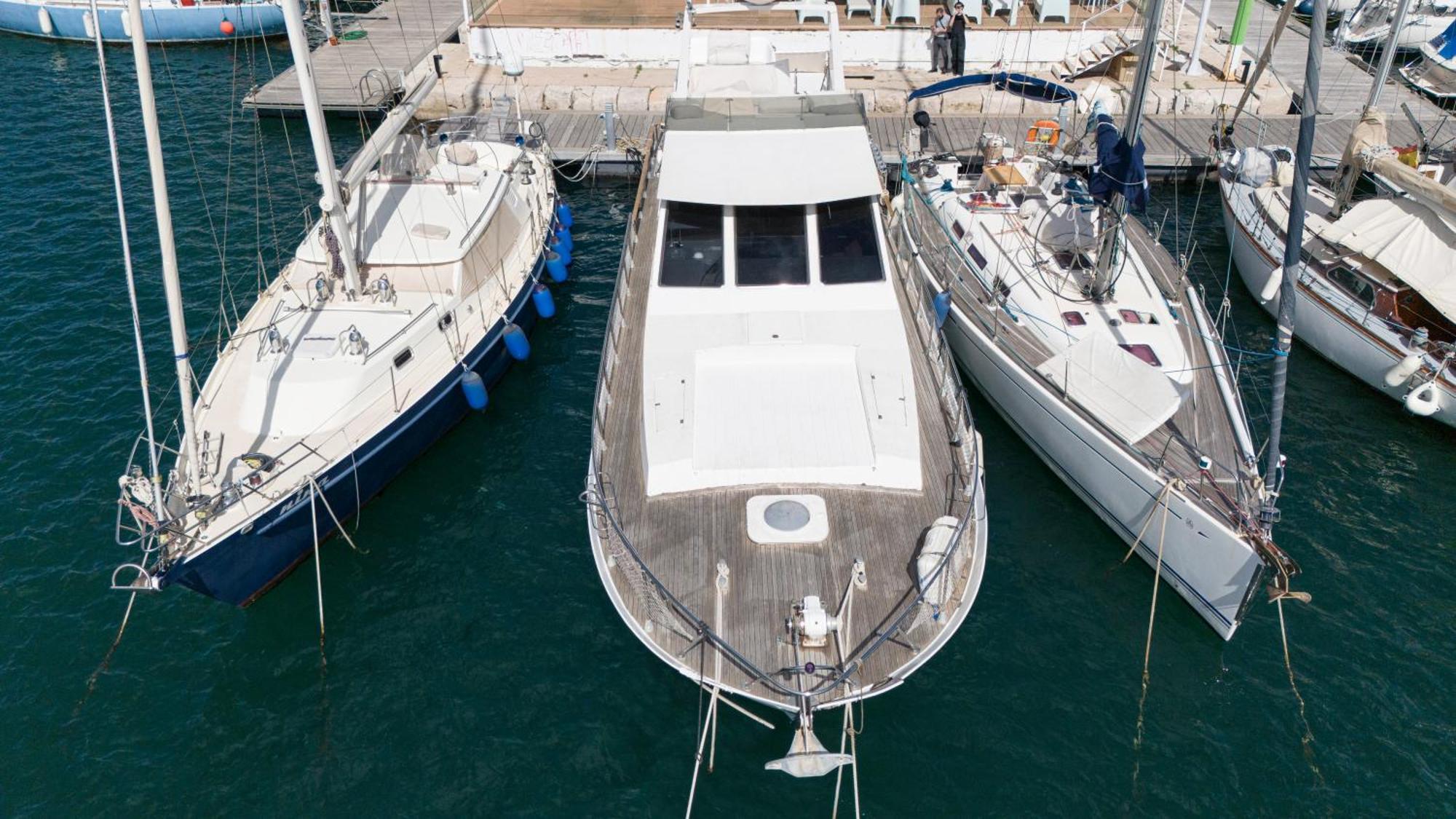 Noche Insolita En Yate De 16m A 2 Minutos De La Playa Hotel en barco Valencia