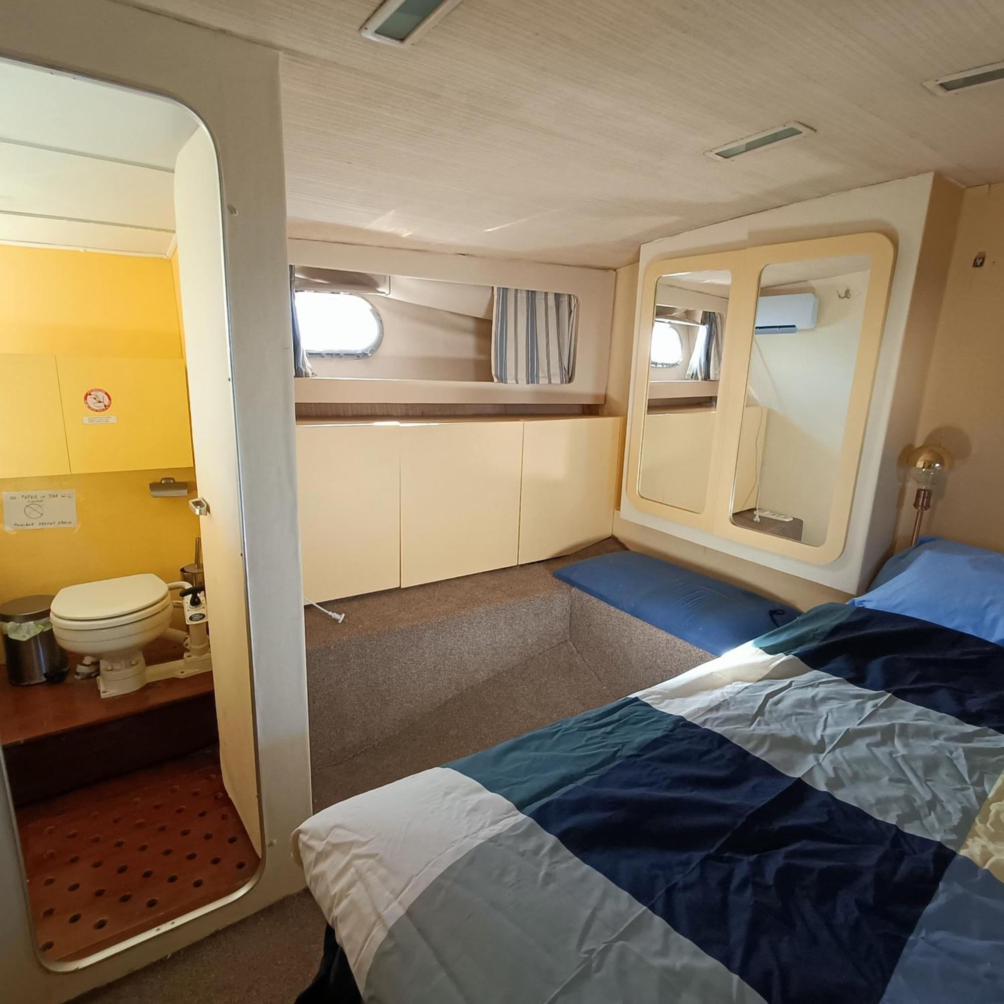 Hotel na wodzie Noche Insolita En Yate De 16m A 2 Minutos De La Playa Walencja